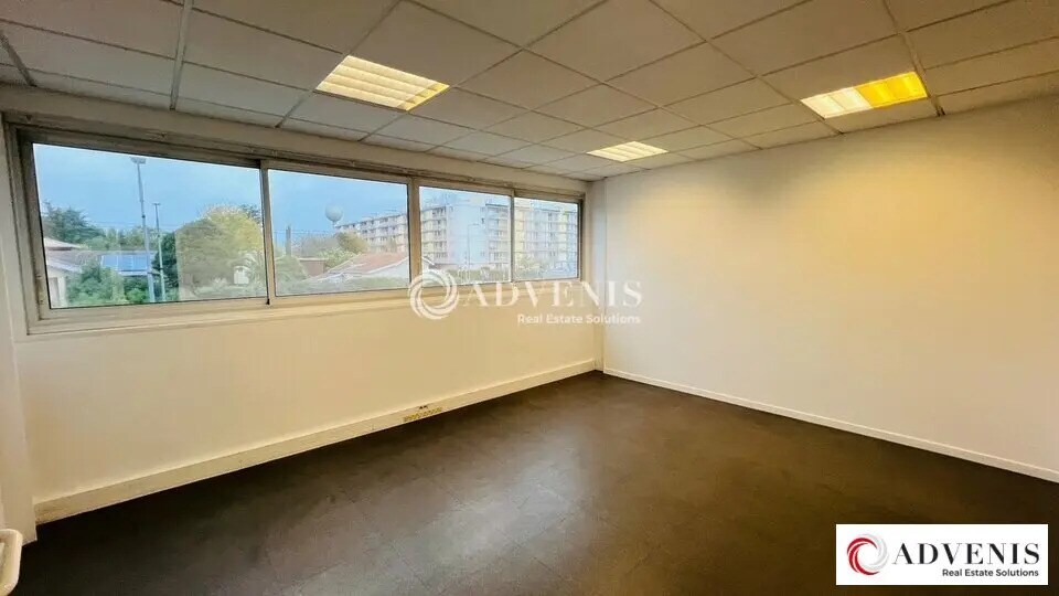 Bureau dans Lormont à louer - Photo intérieure – Image 3 sur 5