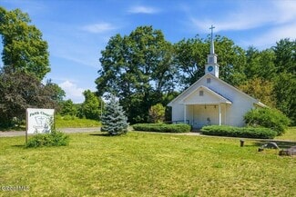 Plus de détails pour 82 Heath Rd, Corinth, NY - Spécialisé à vendre