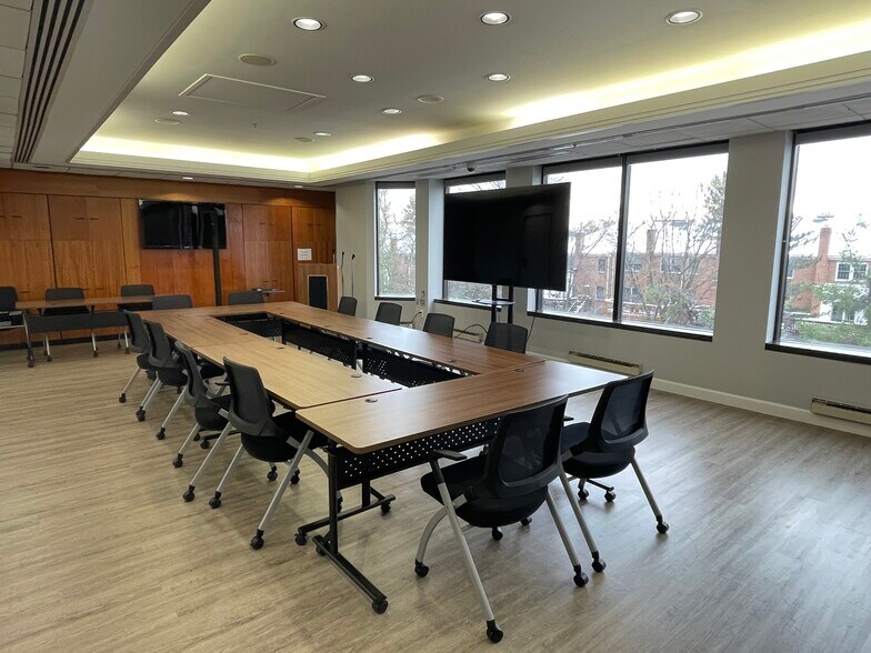 1952 Gallows Rd, Vienna, VA à louer - Photo intérieure – Image 3 sur 11