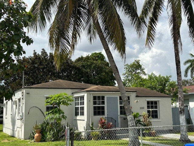 Income Ready Miami Homes Seller Fin. portefeuille de 3 biens à vendre sur LoopNet.fr - Photo de l’immeuble – Image 2 sur 3