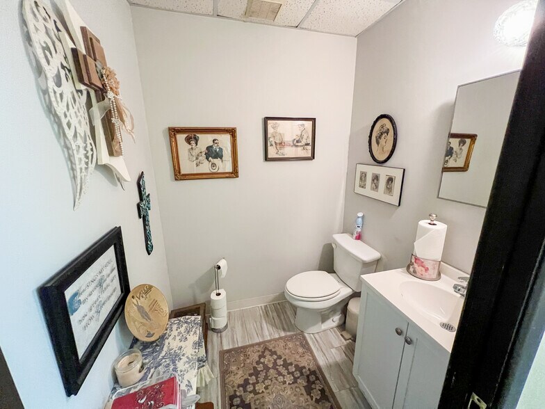 1001-1009 W Industrial Ave, Midland, TX à vendre - Photo de l’immeuble – Image 3 sur 44