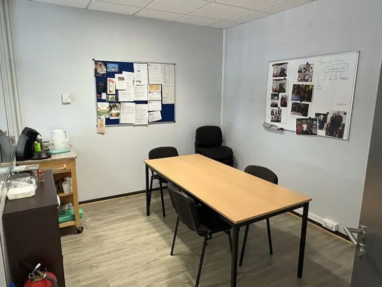 Bureau dans Neyron à louer - Photo de l’immeuble – Image 3 sur 9