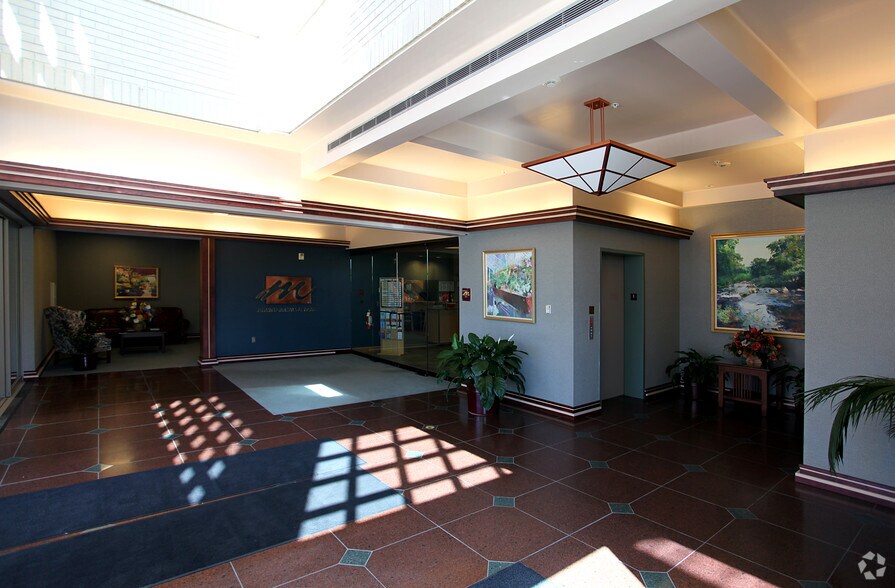 24 S Weber St, Colorado Springs, CO à louer - Hall d’entrée – Image 2 sur 4
