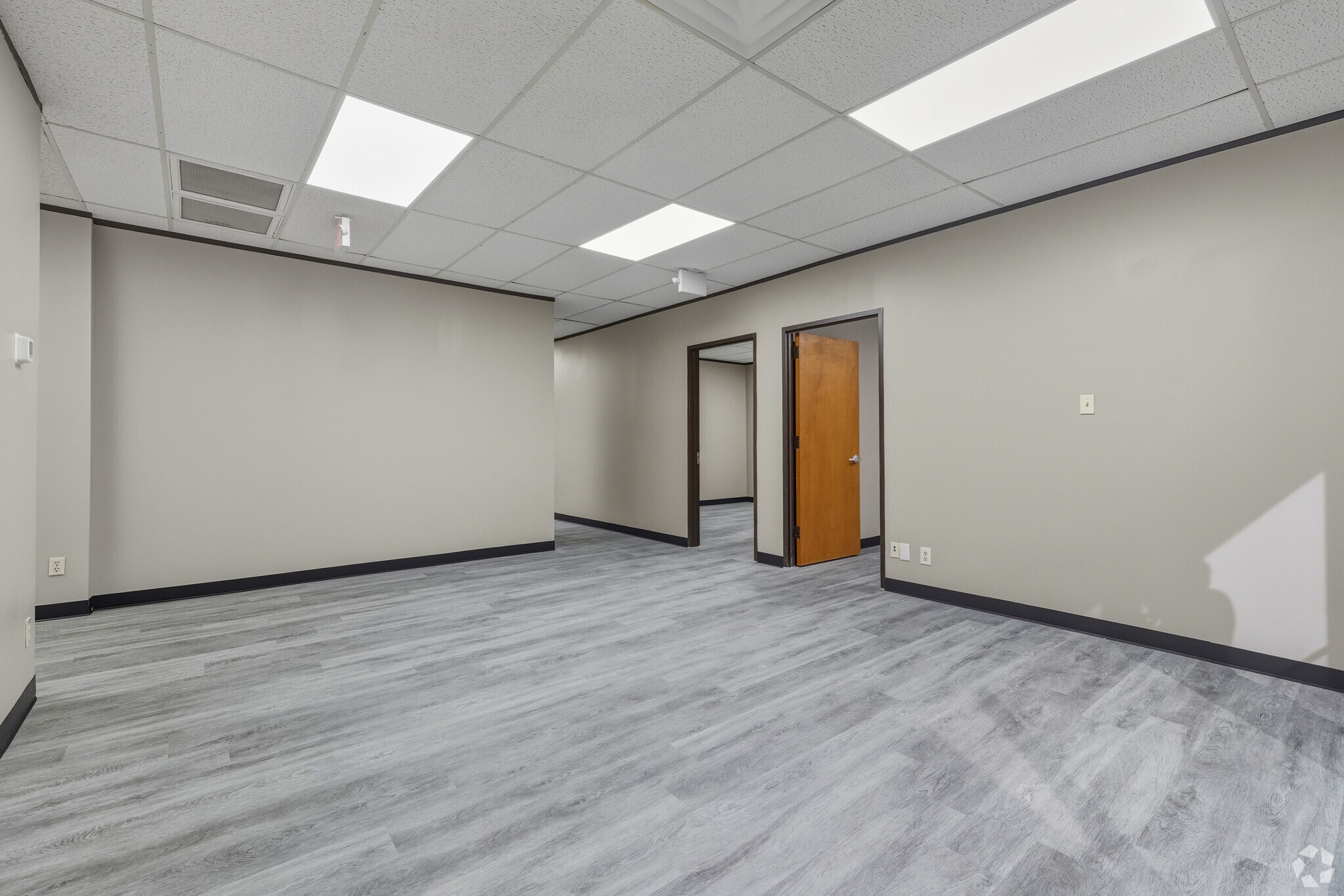 11381 Meadowglen Ln, Houston, TX à louer Photo intérieure– Image 1 sur 3