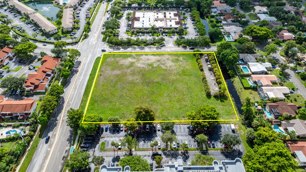 ROYAL PALM DRIVE, CORAL SPRINGS FL 33071, Coral Springs, FL à vendre - Photo de l’immeuble – Image 1 sur 20