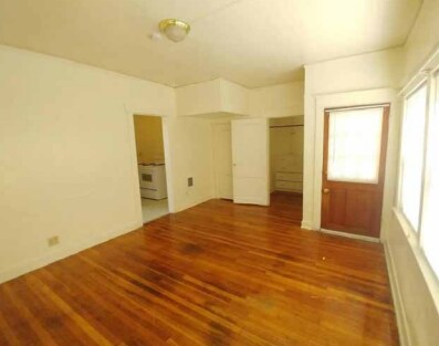 1212 S I St, Tacoma, WA à vendre - Photo intérieure – Image 2 sur 4