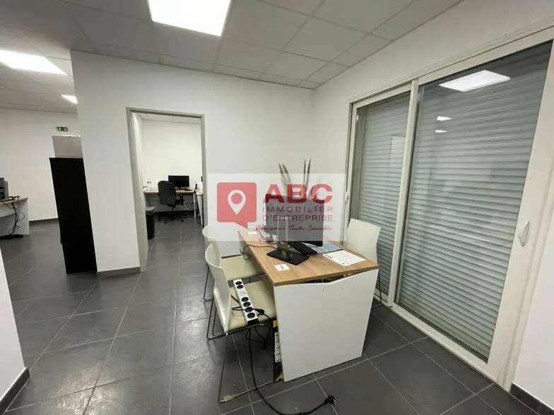 Industriel/Logistique dans Saint-Jean-de-Védas à louer - Photo de l’immeuble – Image 2 sur 3