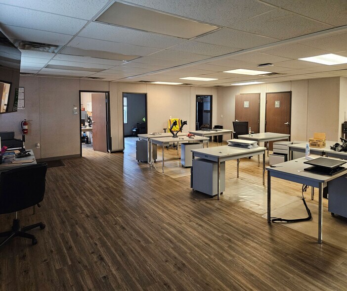 1607 Industrial Dr, Carlisle, PA à louer - Photo intérieure – Image 2 sur 9