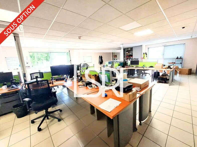 Bureau dans Clermont-Ferrand à vendre - Photo de l’immeuble – Image 1 sur 11