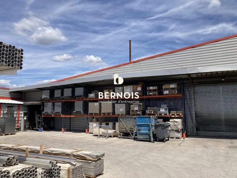 Bureau dans Brignoles à louer - Photo de l’immeuble – Image 3 sur 12