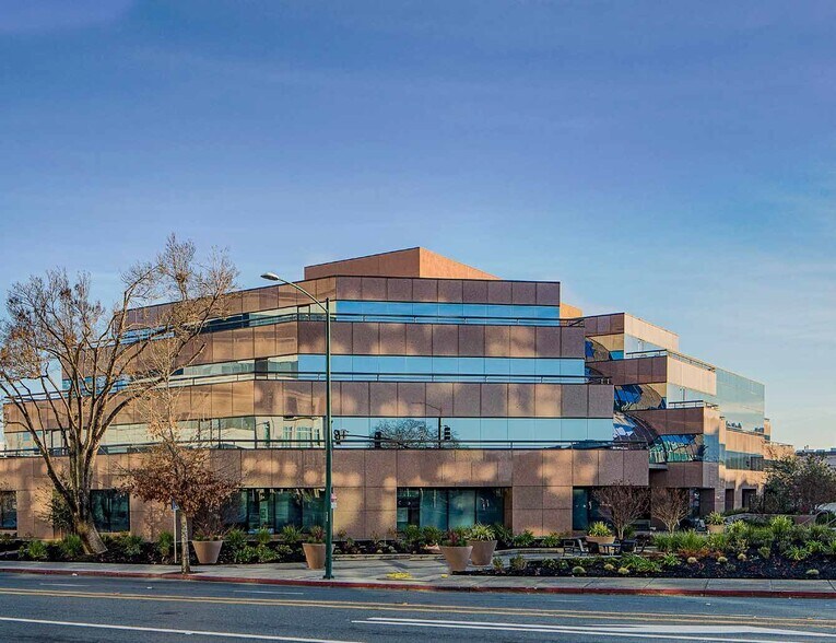 500 Ygnacio Valley Rd, Walnut Creek, CA à louer - Photo de l’immeuble – Image 2 sur 6