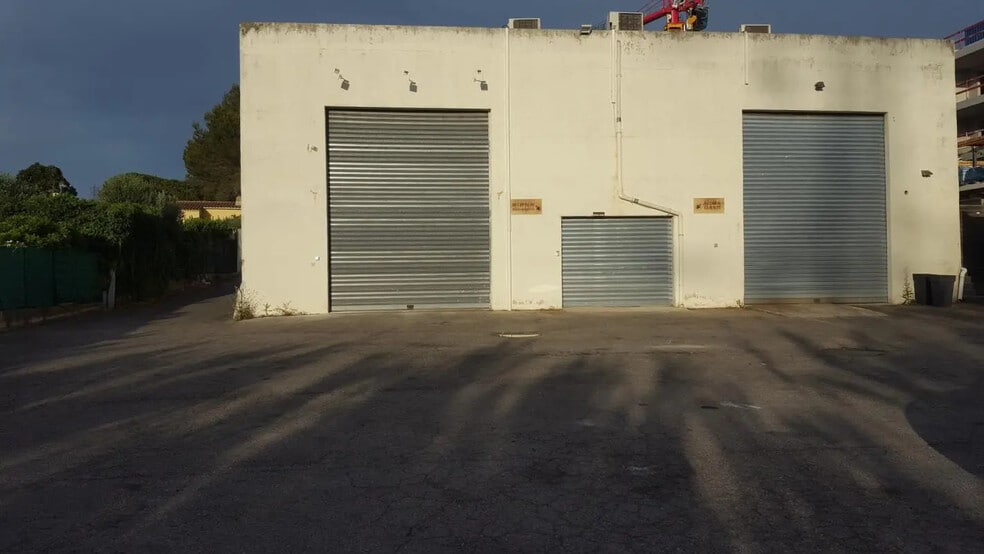 Local commercial dans Mougins à louer - Photo de l’immeuble – Image 1 sur 1