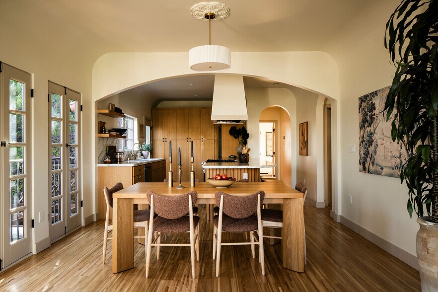 1825 Redesdale Ave, Los Angeles, CA à vendre - Photo de l’immeuble – Image 2 sur 11