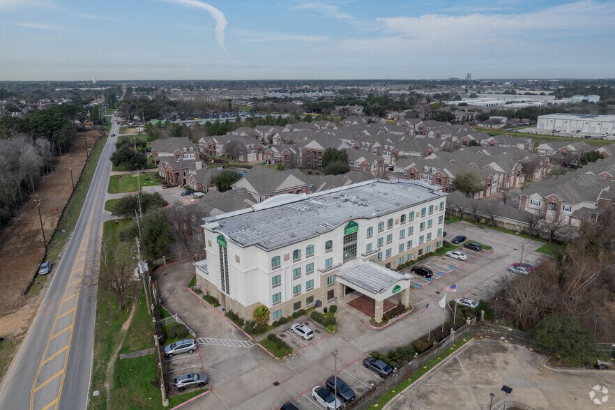 9050 Mills Rd, Houston, TX à vendre - Photo de l’immeuble – Image 2 sur 19
