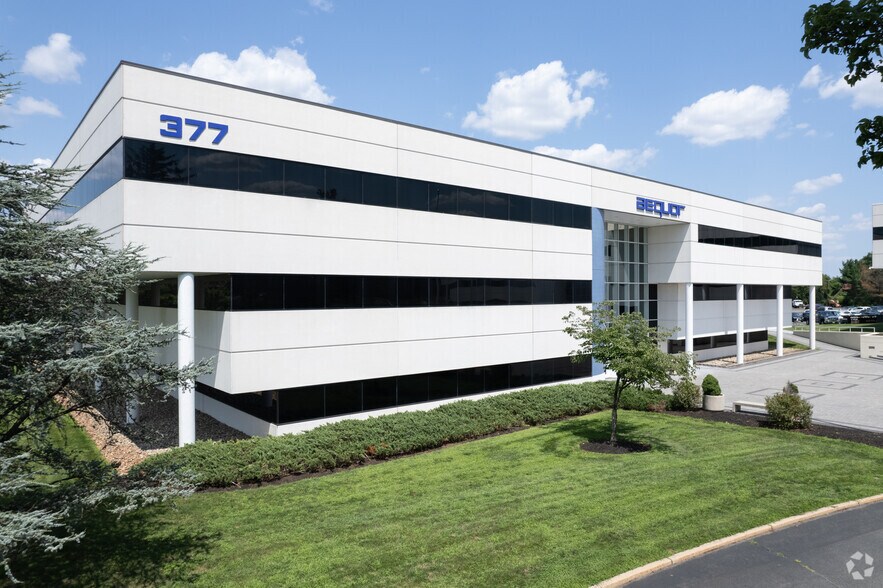 377 Hoes Ln, Piscataway, NJ à louer - Photo de l’immeuble – Image 3 sur 10