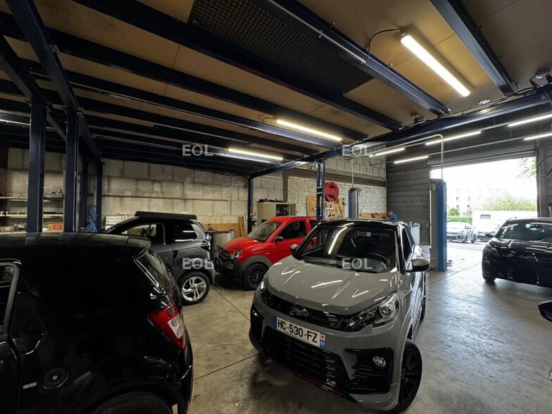 Local d’activités dans Massy à louer - Photo de l’immeuble – Image 2 sur 7