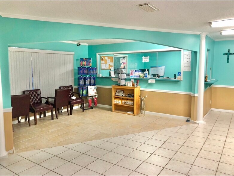 2424 Frankford Ave, Panama City, FL à louer - Photo de l’immeuble – Image 3 sur 7