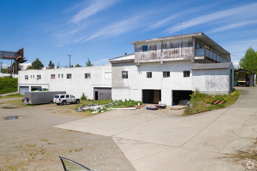 6802 27th St W, University Place, WA à vendre - Photo de l’immeuble – Image 3 sur 12