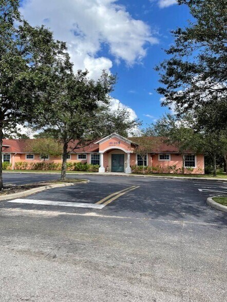 733 S Goldenrod Rd, Orlando, FL à louer - Photo de l’immeuble – Image 2 sur 14