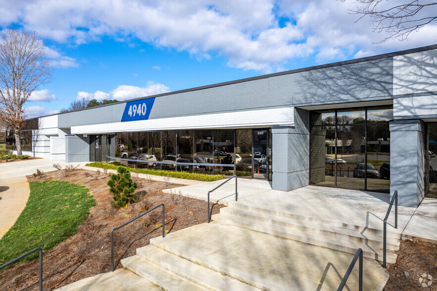 4940 Peachtree Industrial Blvd, Norcross, GA à louer - Photo de l’immeuble – Image 1 sur 15