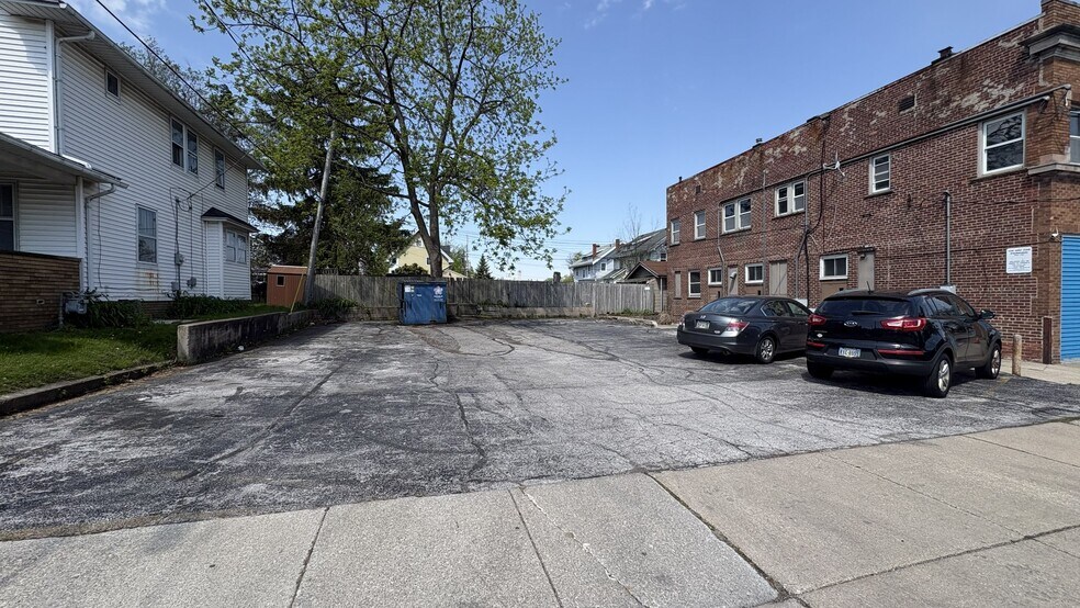 1469-1473 W Sylvania Ave, Toledo, OH à louer - Photo de l’immeuble – Image 3 sur 4