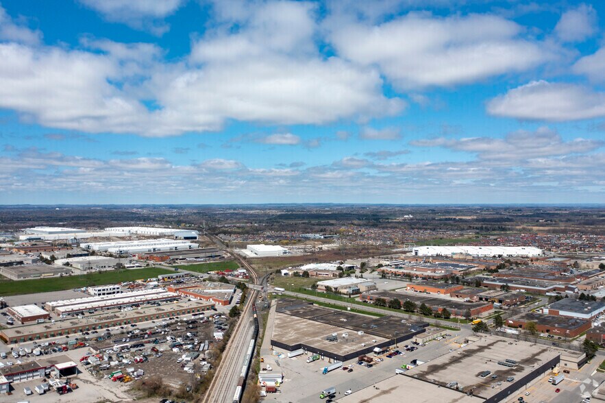 800 Tapscott Rd, Toronto, ON à louer - Aérien – Image 3 sur 4