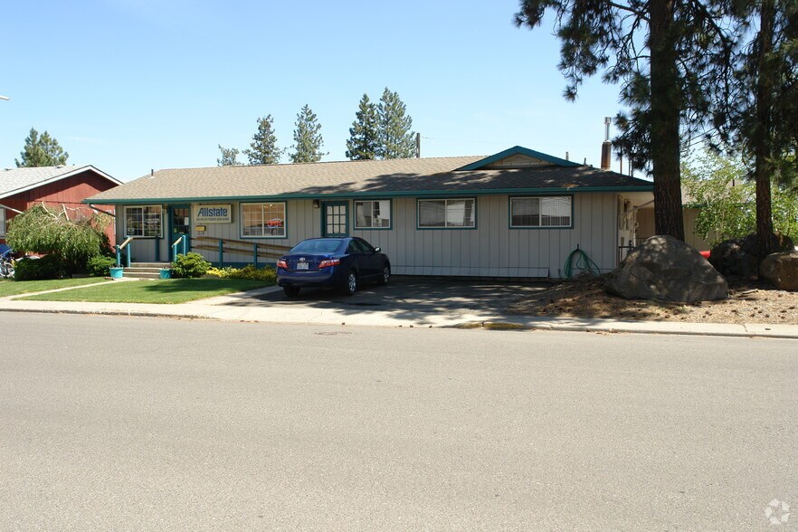 1705 2nd St, Cheney, WA à louer - Photo de l’immeuble – Image 2 sur 2