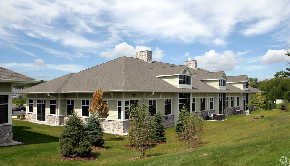 1151 E Paris Ave SE, Grand Rapids, MI à louer - Photo de l’immeuble – Image 3 sur 4