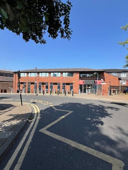 5 Cecil Park, Pinner à louer - Photo de l’immeuble – Image 2 sur 2