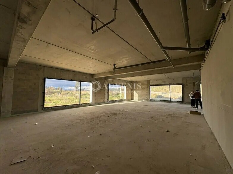 Bureau dans Montredon-des-Corbières à louer - Photo intérieure – Image 3 sur 4