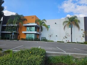 9911 Romandel Ave, Santa Fe Springs, CA à louer Photo de l’immeuble– Image 1 sur 2