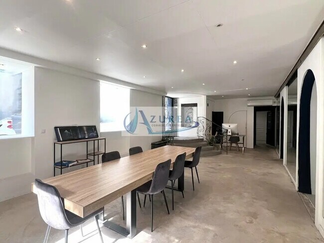 Plus de détails pour Local commercial à vendre
