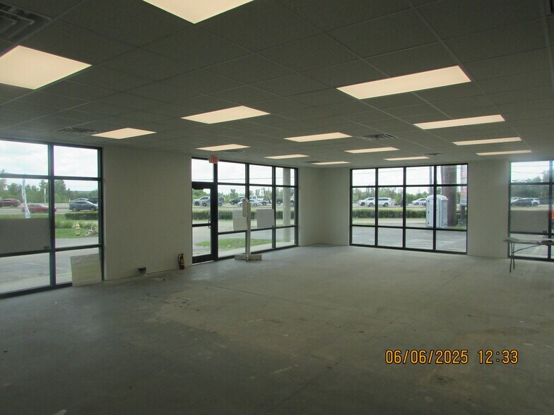 17230-17250 S Tamiami Trl, Fort Myers, FL à louer - Photo intérieure – Image 2 sur 11