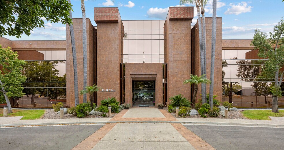 2714 Loker Ave W, Carlsbad, CA à vendre - Photo de l’immeuble – Image 2 sur 25