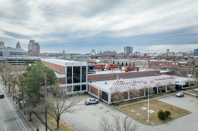 Plus de détails pour 204 Kinsley Ave, Providence, RI - Industriel/Logistique aux enchères