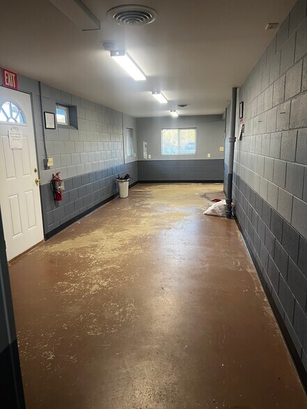 1633 S Hanover, Hastings, MI à vendre - Photo de l’immeuble – Image 3 sur 9