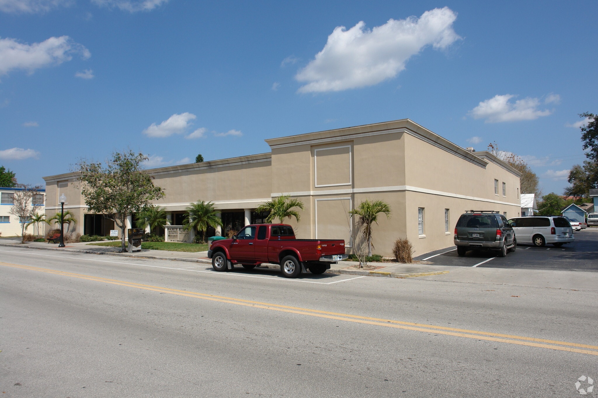 220-238 Commerce Ave, Sebring, FL à louer Photo principale– Image 1 sur 7