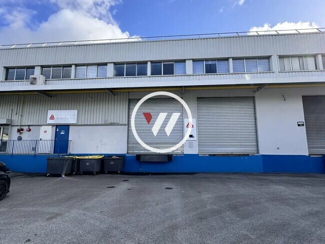 Plus de détails pour Bureau, Industriel/Logistique à louer