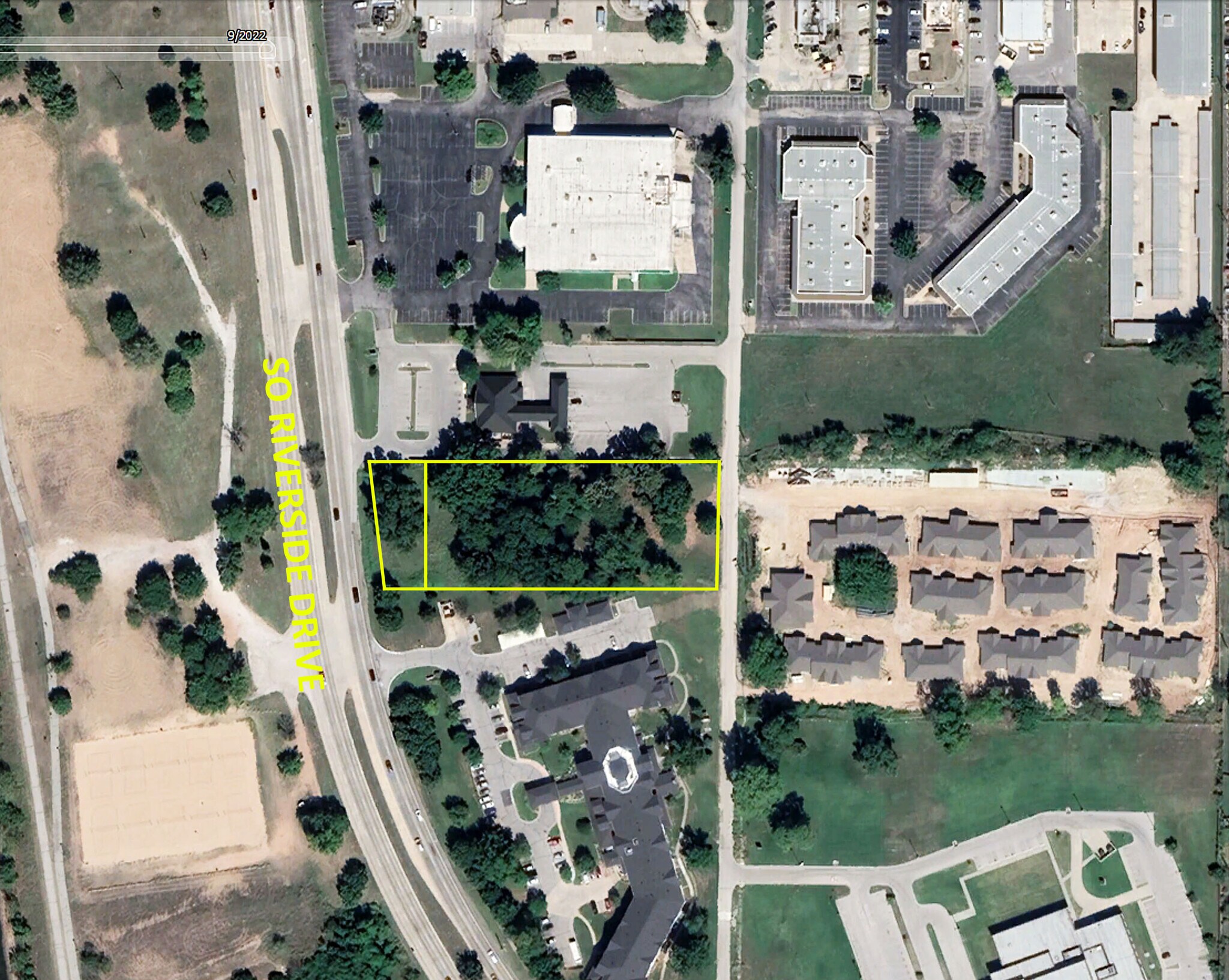 72nd & Riverside Dr, Tulsa, OK à vendre Photo principale– Image 1 sur 4