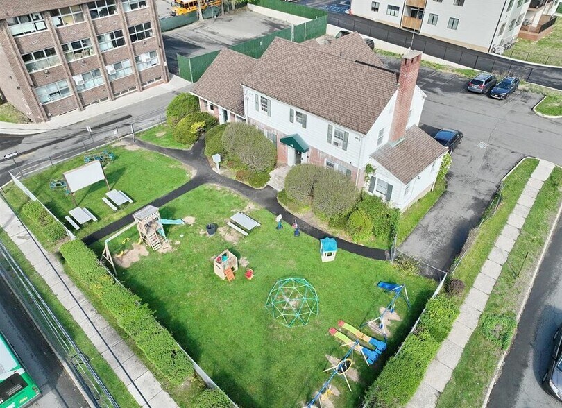 52 and 56 South Main St portefeuille de 2 biens à vendre sur LoopNet.fr - Photo de l’immeuble – Image 3 sur 42