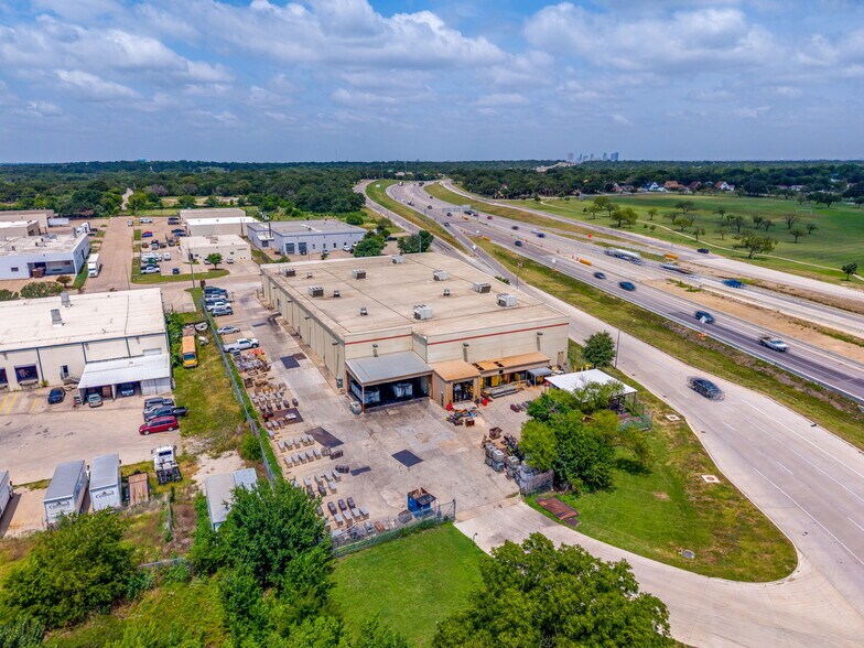 4651 S Edgewood Ter, Fort Worth, TX à vendre - Photo de l’immeuble – Image 2 sur 7