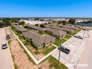 Plus de détails pour 1306 E 12th St, Big Lake, TX - Logement à vendre