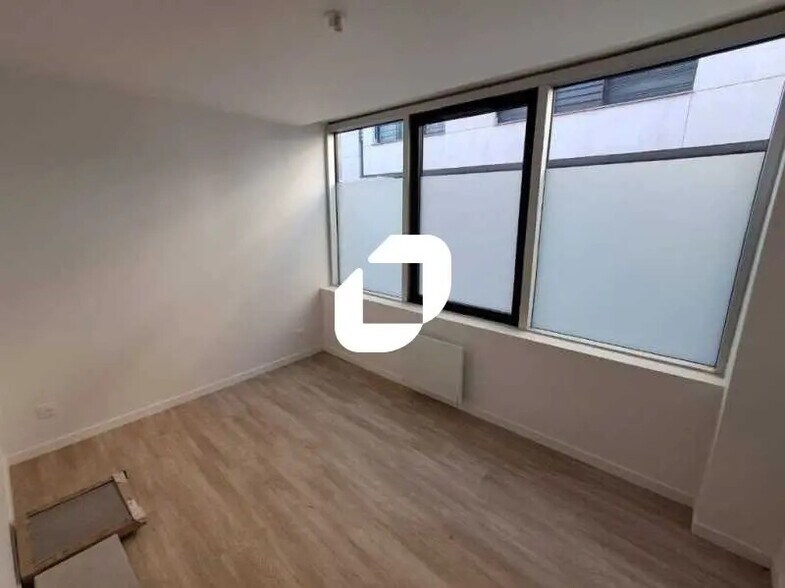 Bureau dans Suresnes à vendre - Photo de l’immeuble – Image 2 sur 10