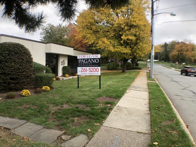 107 W Tryon Ave, Teaneck, NJ à louer - Photo de l’immeuble – Image 2 sur 2