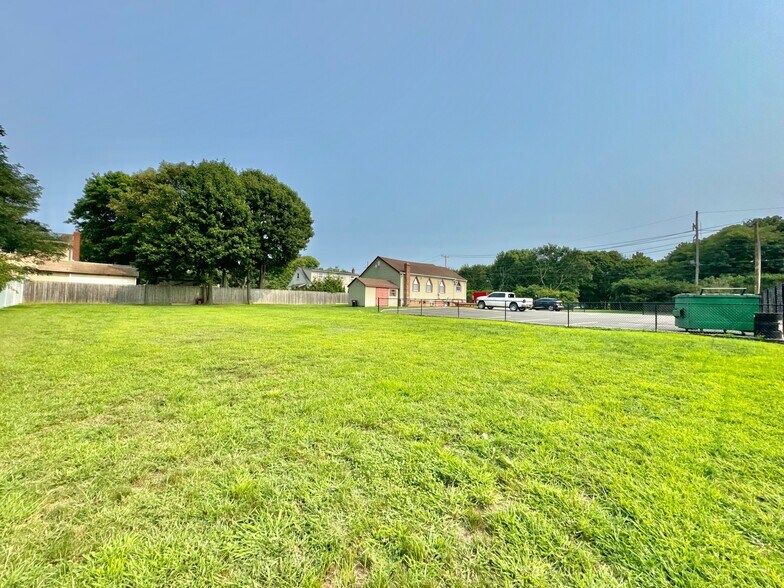 515 Atlantic Ave, Bellport Village, NY à vendre - Photo de l’immeuble – Image 3 sur 23
