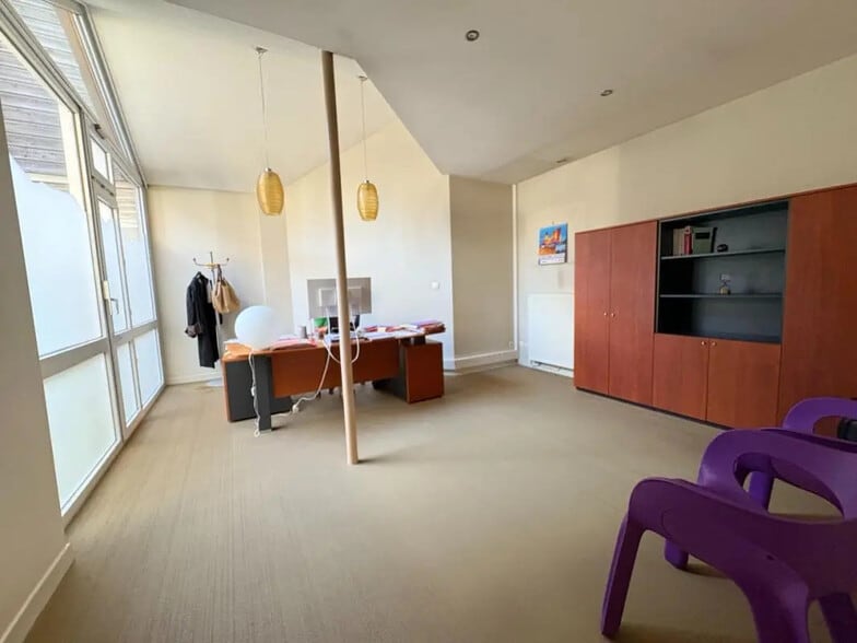Bureau dans Roanne à louer - Photo de l’immeuble – Image 2 sur 4