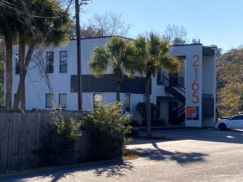 2165 Ashley Phosphate Rd, North Charleston, SC à vendre - Photo de l’immeuble – Image 2 sur 7