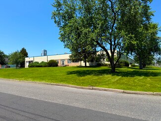 Plus de détails pour 200 Commerce Dr, Montgomeryville, PA - Industriel/Logistique à vendre