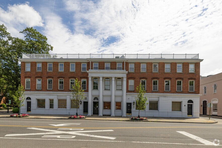 57-65 Hilton Ave, Garden City, NY à louer - Photo de l’immeuble – Image 3 sur 23