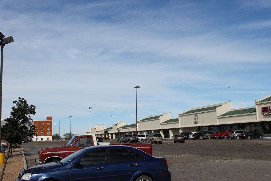 100 N Expressway 77, Raymondville, TX à louer - Photo de l’immeuble – Image 2 sur 3
